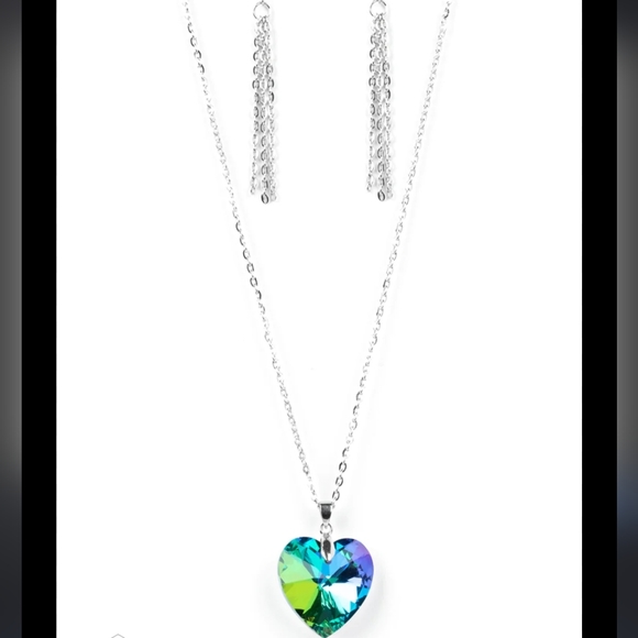 Blue & Green heart pendant, long chain, dangle down chain earrings - Picture 8 of 8